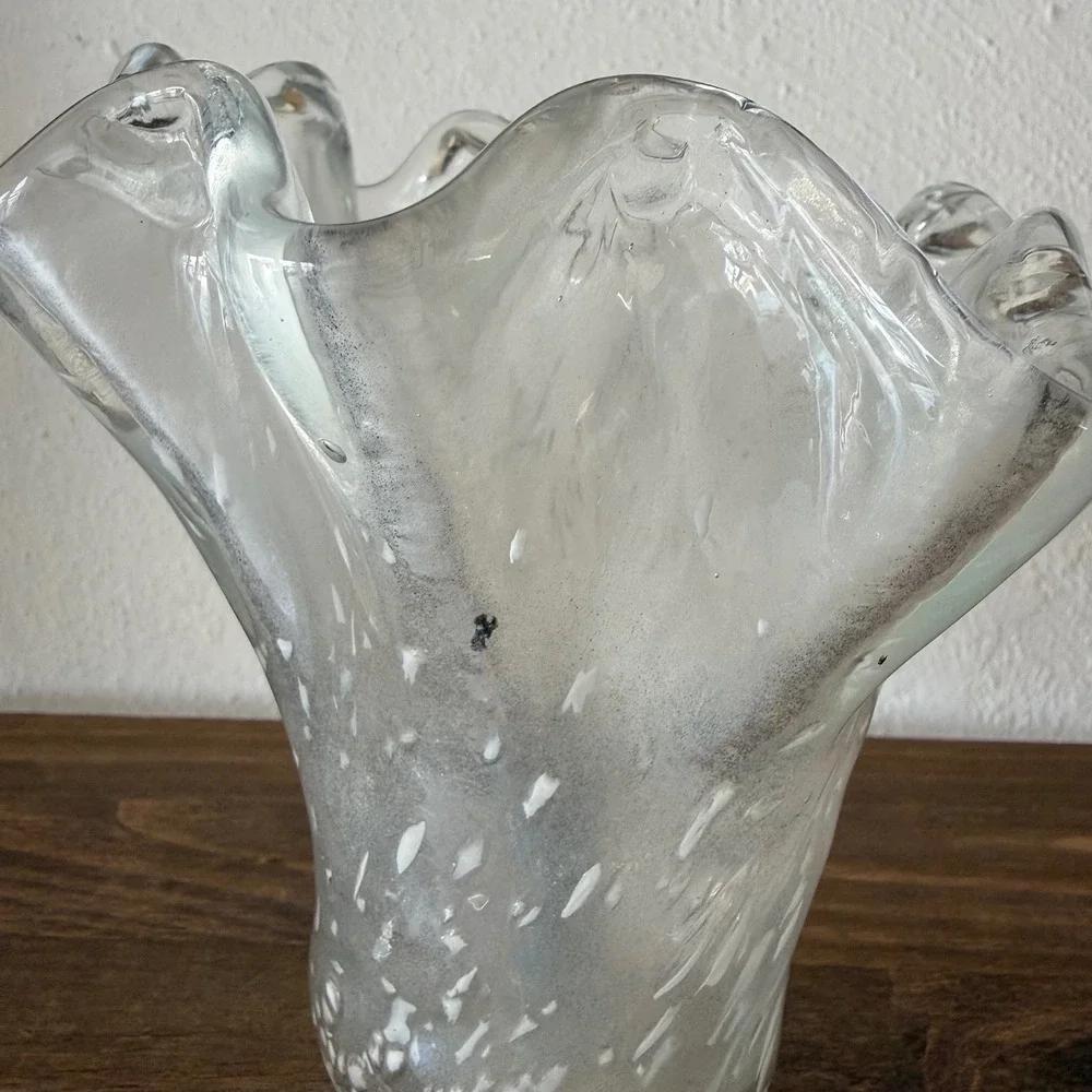 Gruppo T1 Italy Hand Blown Glass Handkerchief Vase White Speckled Ruffle